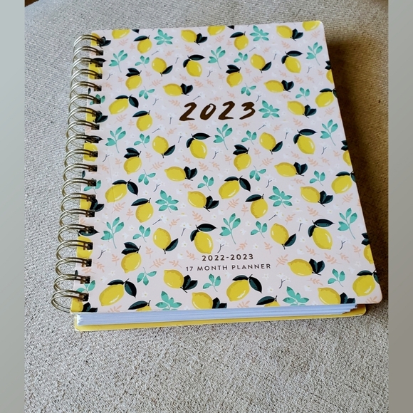 Fringe 17 Month Lemon Themed 2023 Planner Spiral Bound New - Picture 1 of 4